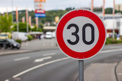 Verkehrsinitiative: Tempolimit 30 Schild