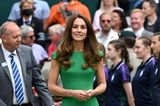 Herzogin Catherine setzt beim Auftritt in Wimbledon auf ein grünes Kleid in Midilänge von Emilia Wickstead: ganz simpel und doch raffiniert.