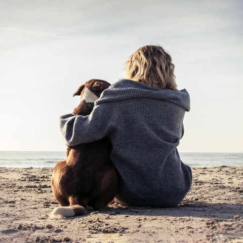 Psychologie: Eine Frau mit Hund