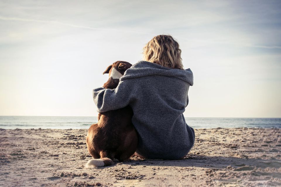 Psychologie: Eine Frau mit Hund