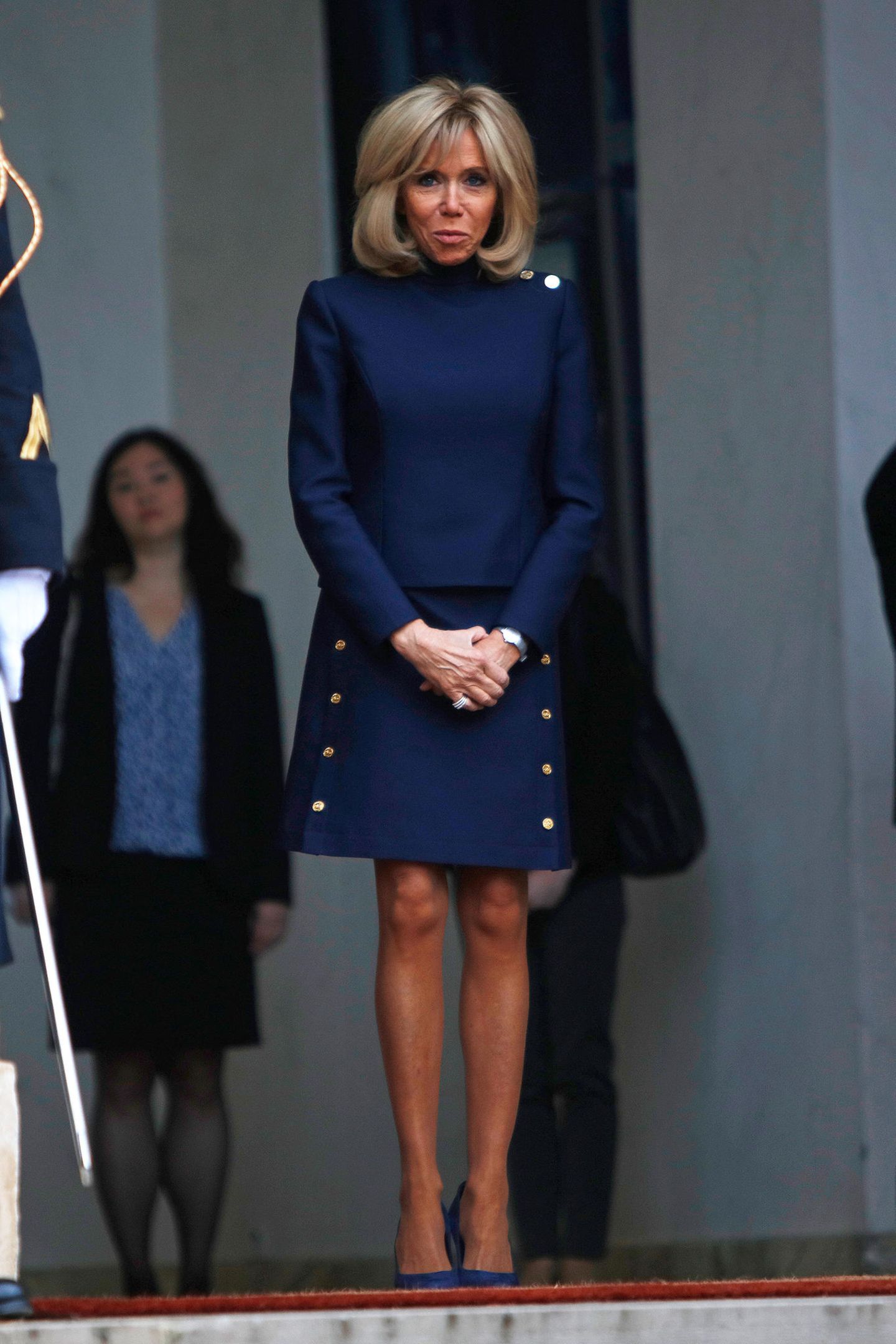 Elegante Retro-Looks mit maritimem Anklang stehen Frankreichs First Lady ausgezeichnet.