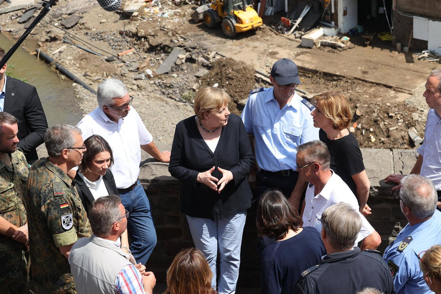 Flutkatastrophe in Deutschland: Welche Hilfe jetzt sinnvoll ist: Angela Merkel vor Ort
