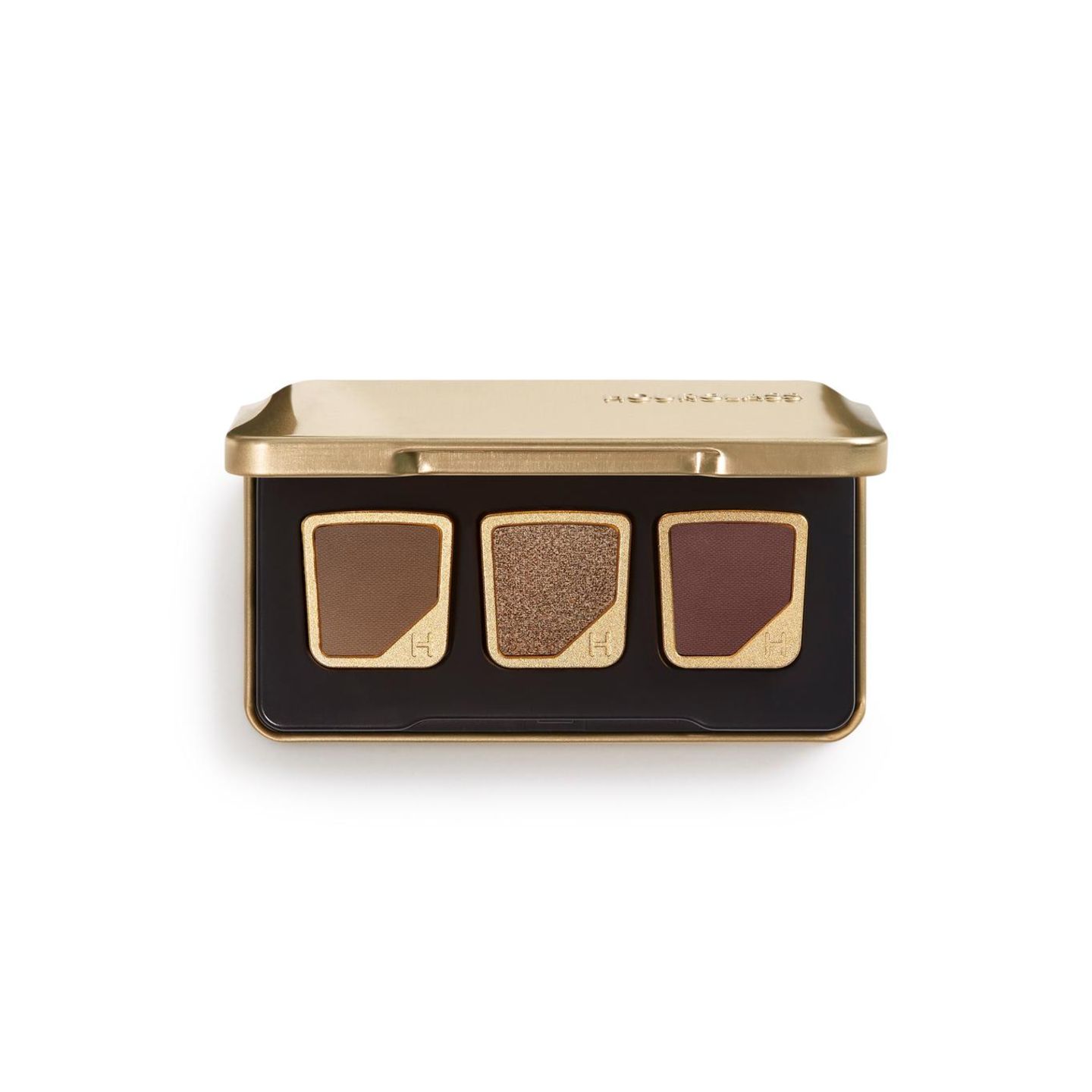 Wer im Urlaub keine super aufwändigen Looks schminken will, aber auch nicht ganz ohne Lidschatten aufbrechen will, für den sind die Curator Lidschatten von Hourglass perfekt. Das coole daran: Ihr könnt euch aus einzelnen Farben eure eigenen Paletten zusammenstellen und so nur die Farben mitnehmen, die ihr wirklich mögt und auch verwendet. Meine unschlagbare Kombi: verschiedene Braun- und Bronze-Töne. Die gehen einfach immer! 3er-Palette ab rund 110 Euro über Niche Beauty erhältlich.  Friederike, Mode- und Beauty-Redakteurin