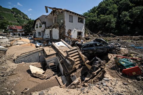 Flutkatastrophe in Deutschland: "Tag der Hilfe" bei RTL und stern: zerstörte Häuser