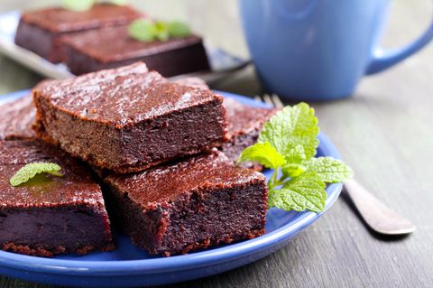 Schokoladig-saftige Brownies aus nur drei Zutaten