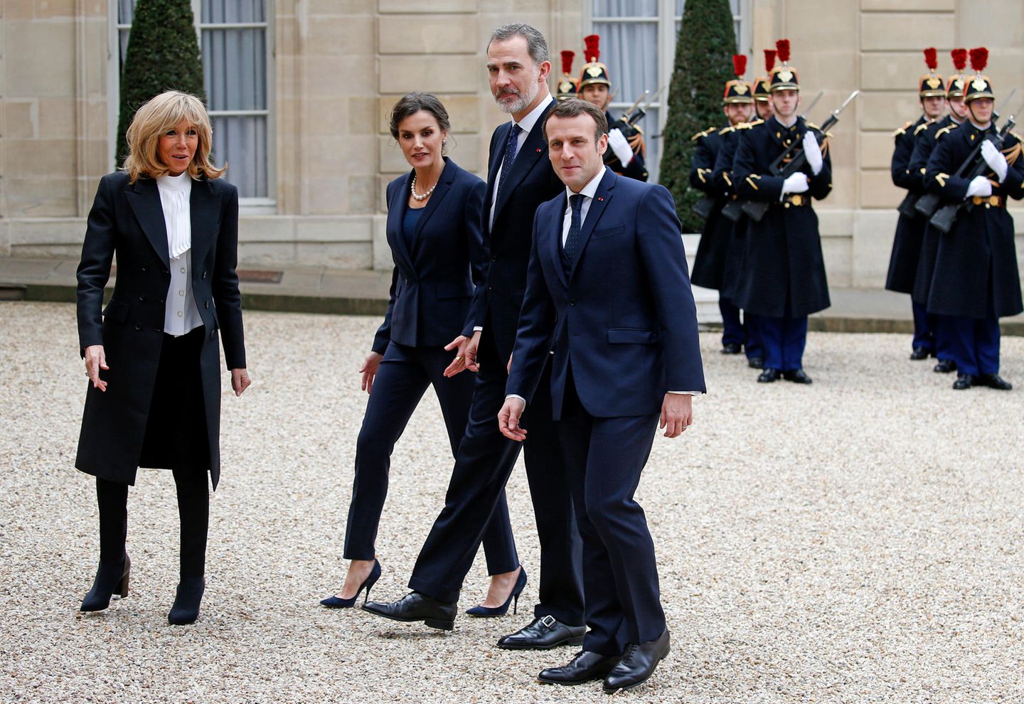 Brigitte Macron empfängt das spanische Königspaar.