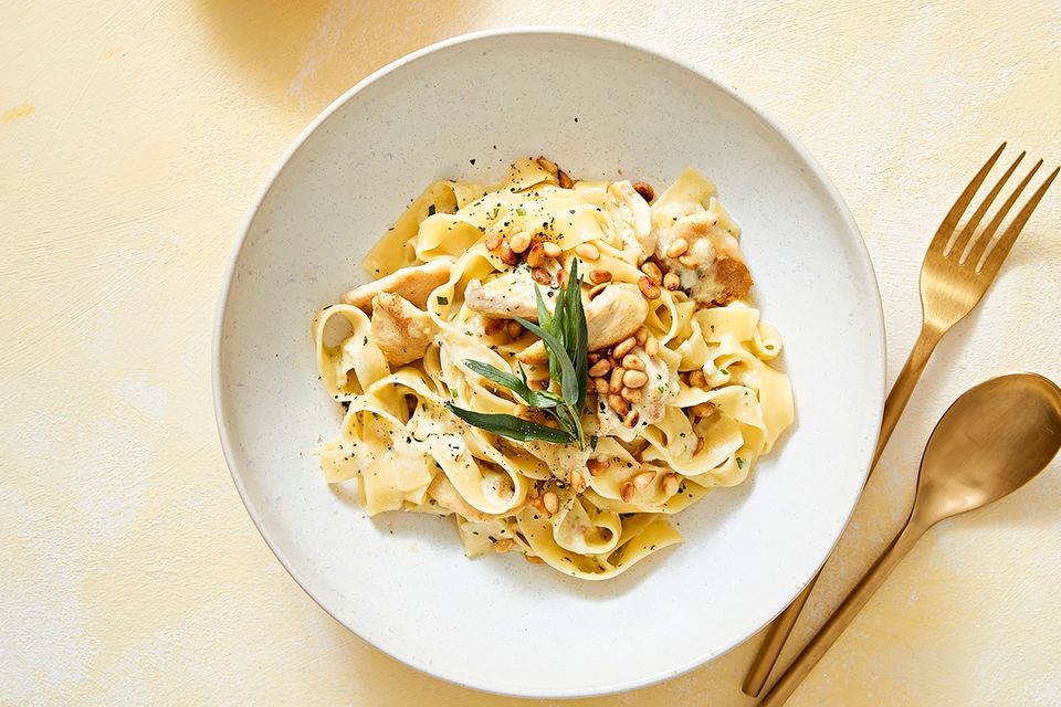 Fettuccine Alfredo mit Hähnchen