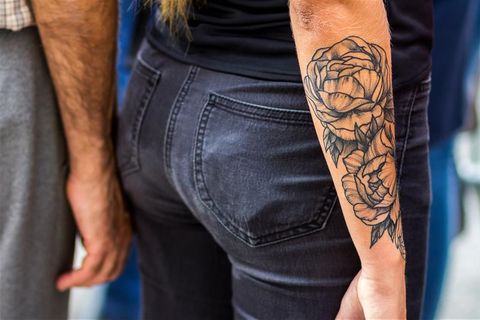 Reddit-Abstimmung: Frau mit Tattoo auf dem Arm