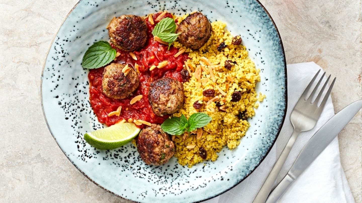 Orientalische Hackbällchen mit Couscous | BRIGITTE.de