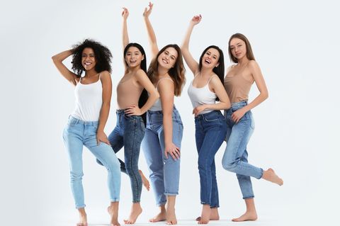 Artenvielfalt: Frauen in Jeans