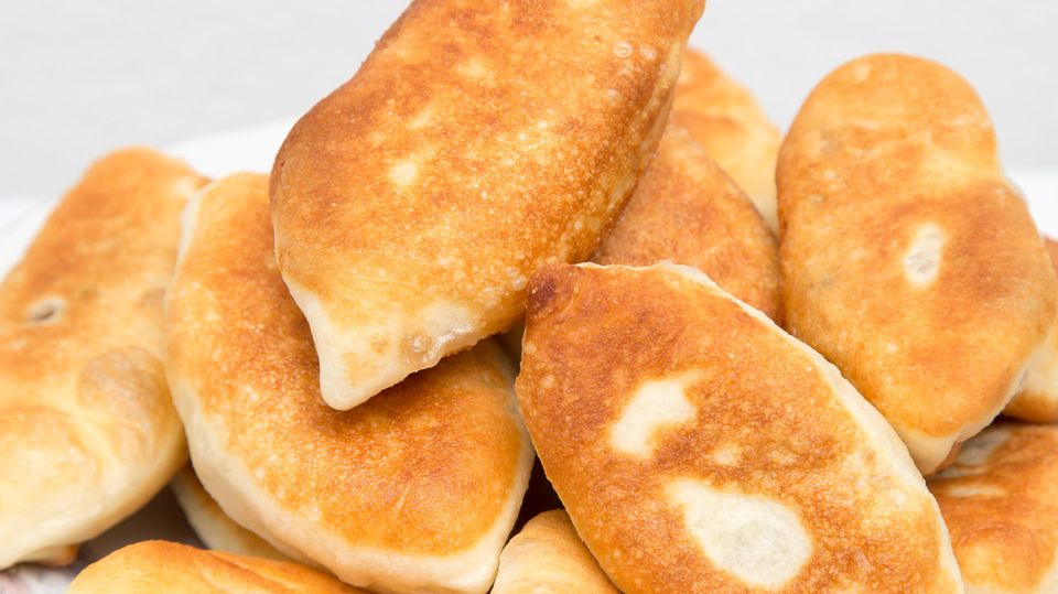 Blitzrezept Diese Knusprig Fluffigen Pfannen Brotchen Gelingen In Nur 15 Minuten Brigitte De 