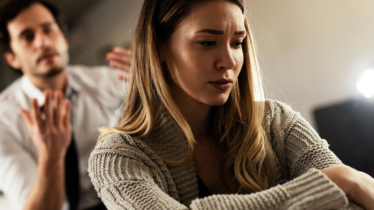 Woran Merkt Man Dass Er Fremdgeht 3 Gründe, warum er fremdgeht, obwohl er dich liebt | BRIGITTE.de