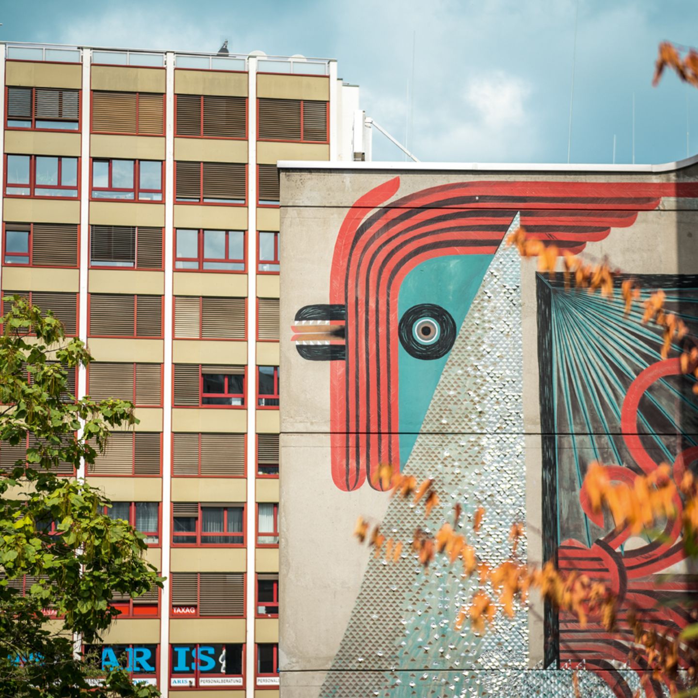 Wir wissen natürlich längst: Basel ist ein echter Kunst-Hotspot. Was oft vergessen wird: Auch ein Hotspot der Street Art. In den Gassen gibt es etliche Werke von nationalen und internationalen Graffiti- und Street Art-Künstlern zu entdecken.
