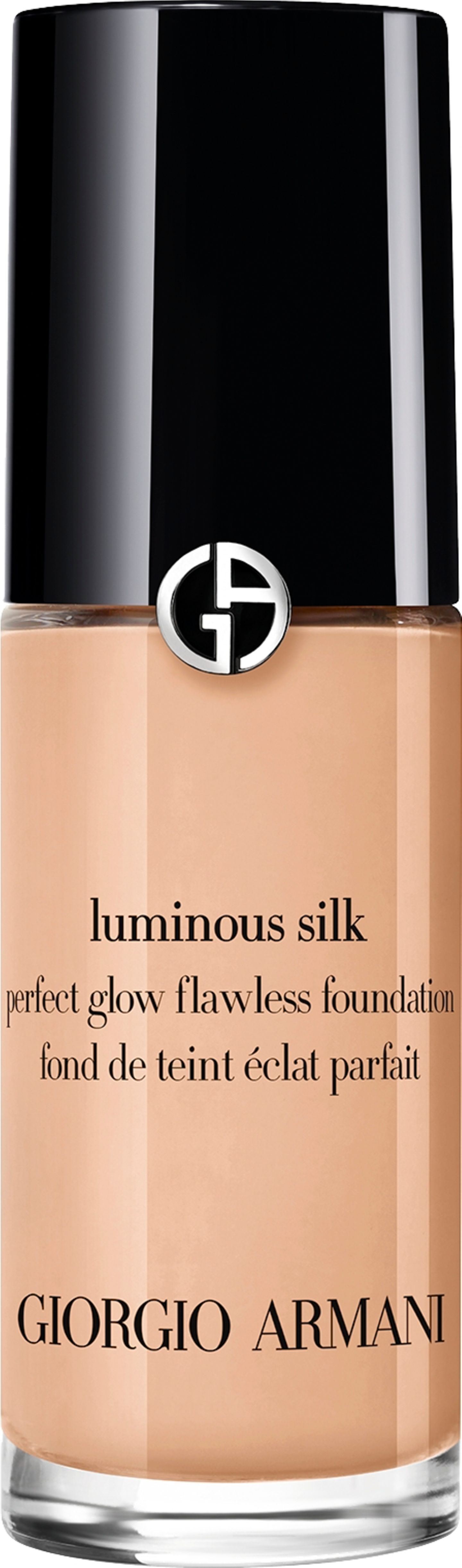 "Luminous Silk Lightweight Liquid Foundation" von Armani Beauty, 18 ml ca. 25 Euro. 