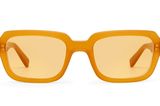 Die letzten Spätsommer-Strahlen wollen wir genießen, bevor wir wieder anfangen, Weihnachtskekse zu backen. Die markante Form dieser Sonnenbrille ist nicht für jede:n gemacht: Der Modellname "The Hustler" verrät, für wen. Doch auch für alle, die auf minimalistisches Design und nachhaltige Qualität stehen, sind diese honigfarbenen Töne genau die richtige Wahl. Von VIU Eyewear, um 145 Euro.  Mit der BRIGITTE Shopping Card sparst du bei VIU Eyewear vom 15. September bis 04. Oktober 2021 15 Prozent.