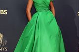 Für ihren Red-Carpet-Auftritt hätte Yara Shahidi keine bessere Farbe wählen können. Das Dior Haute Couture Kleid in leuchtendem Grün steht ihr hervorragend.