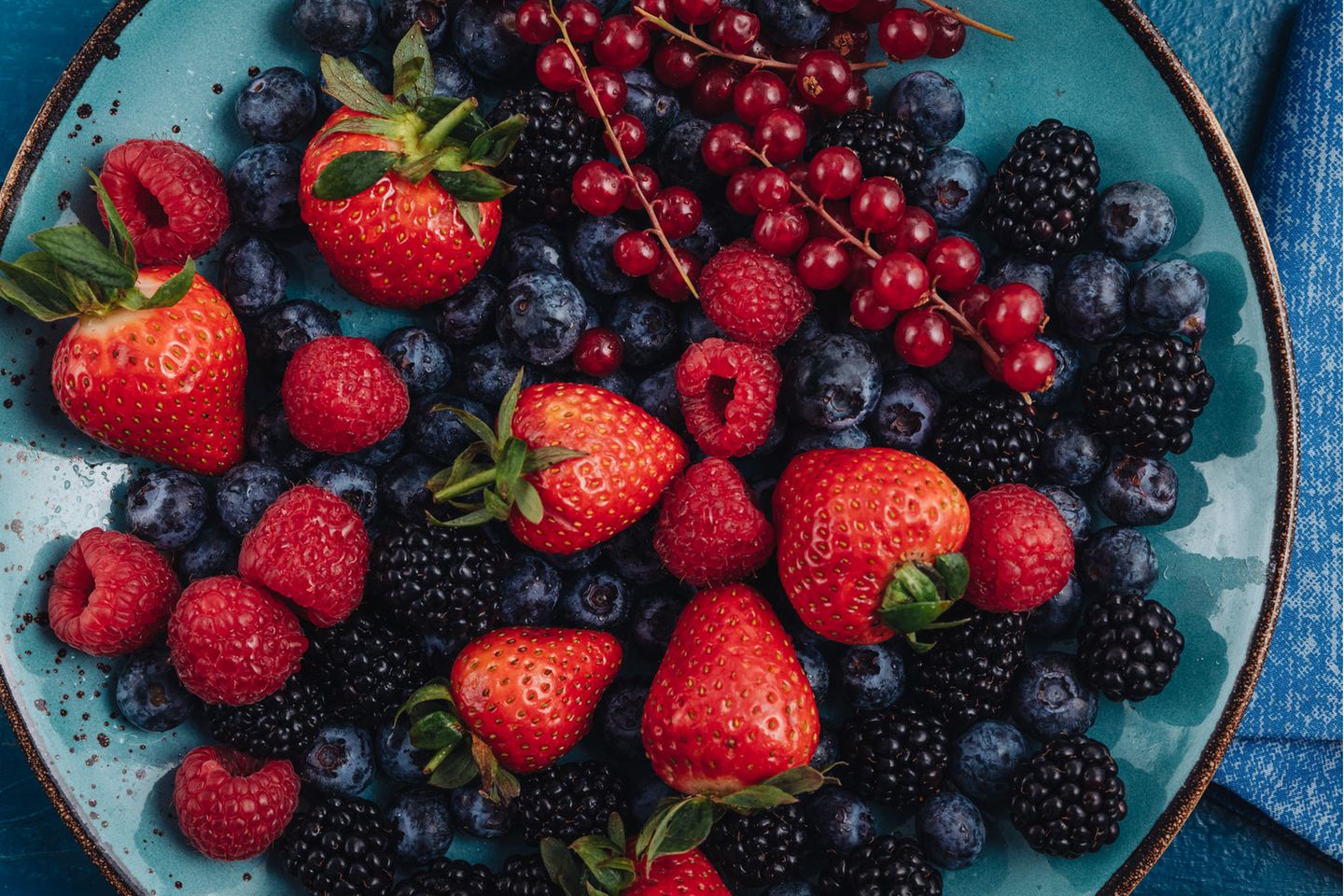 Zuckerarmes Obst: 9 Früchte, die wenig Zucker enthalten | Himbeeren, Erdbeeren, Heidelbeeren, Brombeeren