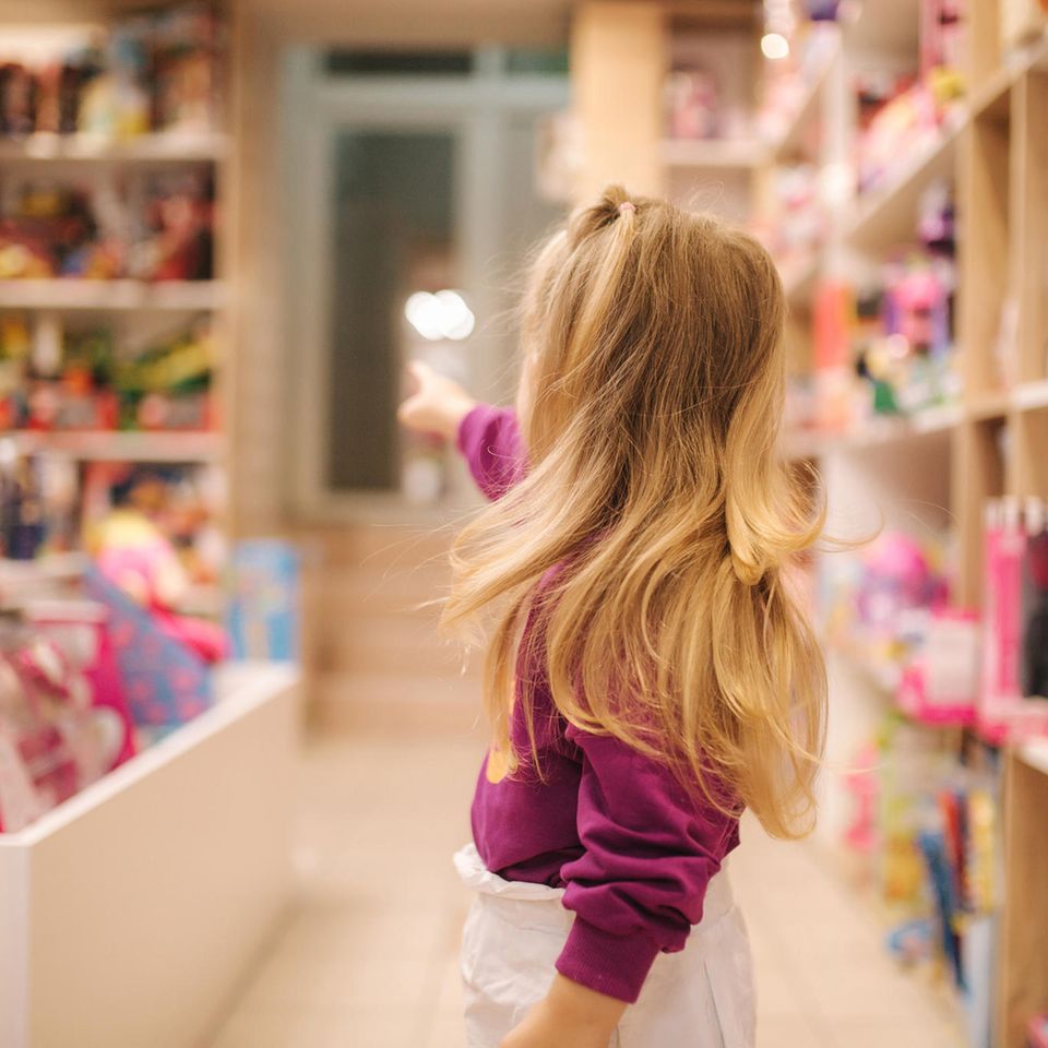 Kalifornien: Kleines Mädchen im Spielwarenladen