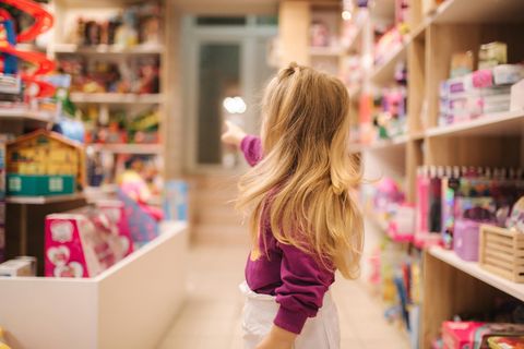 Kalifornien: Kleines Mädchen im Spielwarenladen