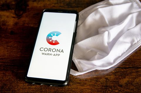 Corona-Warn-App geöffnet auf dem Smartphone