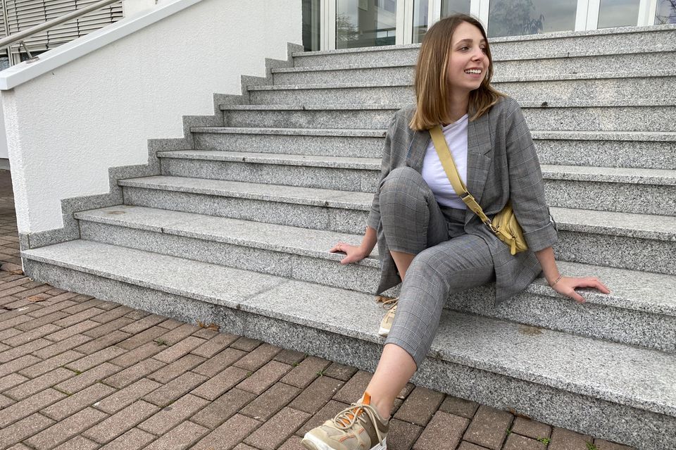 Shopping Queen Anzüge: Unsere Looks, Werkstudentin Laura Kniedel stylt das Wochenmotto "Anzüge"