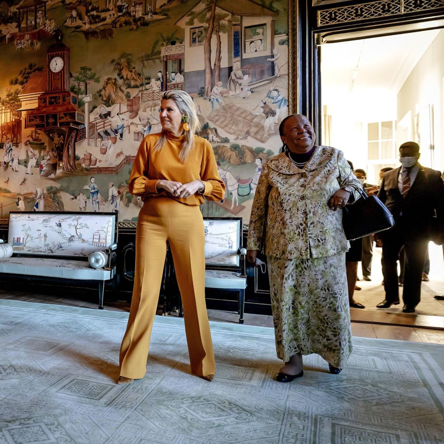 Königin Máxima empfängt die südafrikanische Außenministerin.