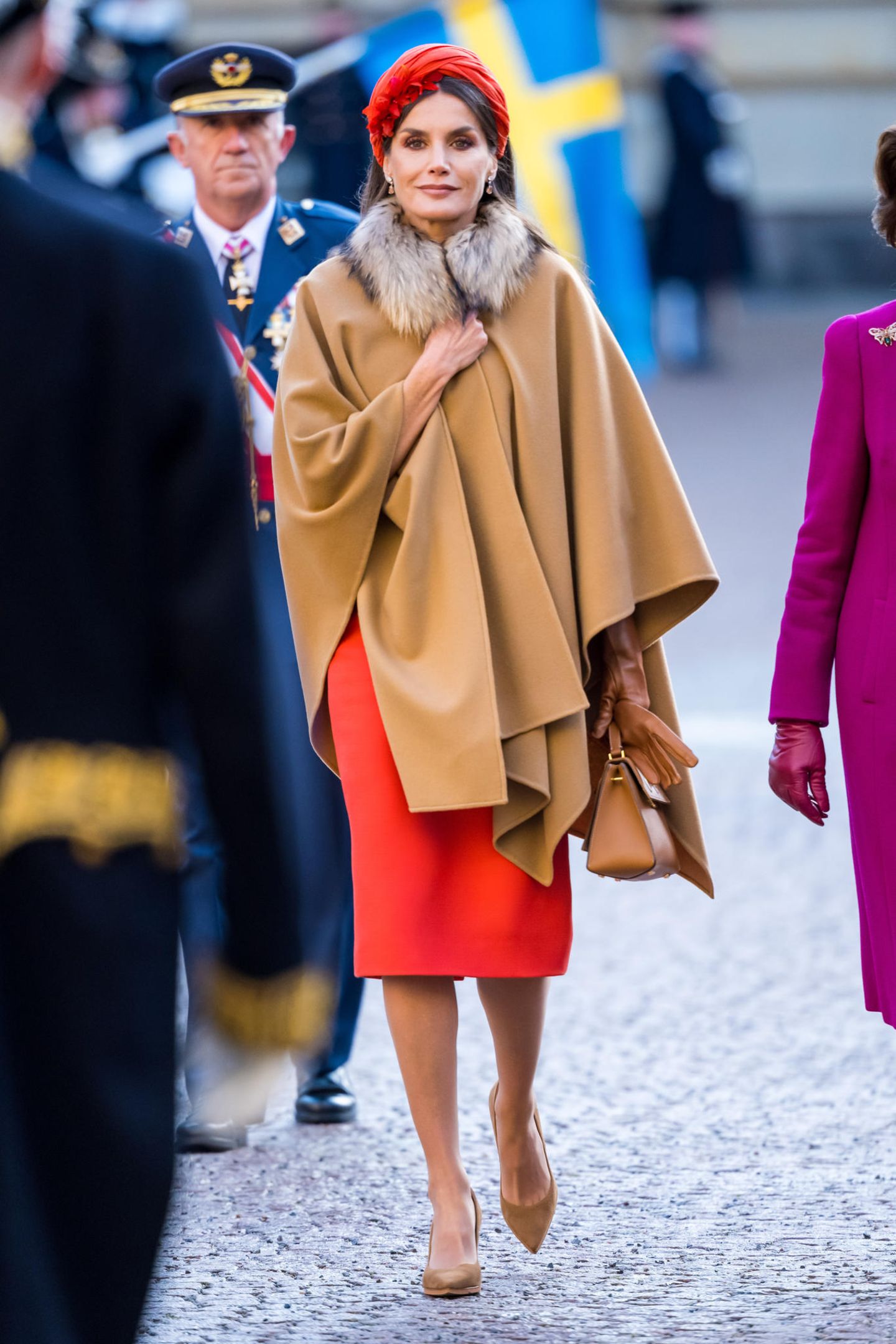 Königin Letizia bei der Willkommenszeremonie im Schlosshof am Königlichen Schloss in Stockholm.