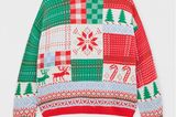 Tannenbäume? Rentiere? Oder doch lieber Schneeflocken? Keine Angst, bei diesem Pullover müssen wir uns zum Glück nicht nur für ein Muster entscheiden. Gesehen bei Pull & Bear, kostet ca. 36 Euro.