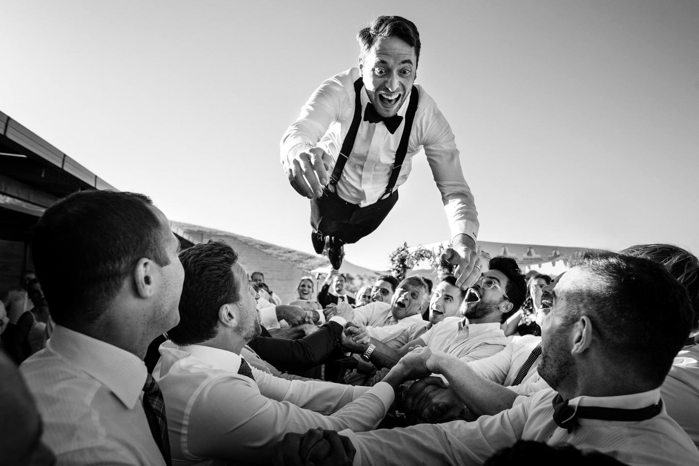 International Wedding Photographer of the Year 2021: Bräutigam Crowddiving
