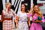 Cynthia Nixon, Kristin Davis und Sarah Jessica Parker haben "Sex and the City"-Fanherzen höherschlagen lassen: Denn bereits vor Filmstart trudeln im Sommer erste Set-Fotos von "And Just Like That" in New York ein und zeigen, wie stylisch die Ladys im Reboot aussehen werden. 