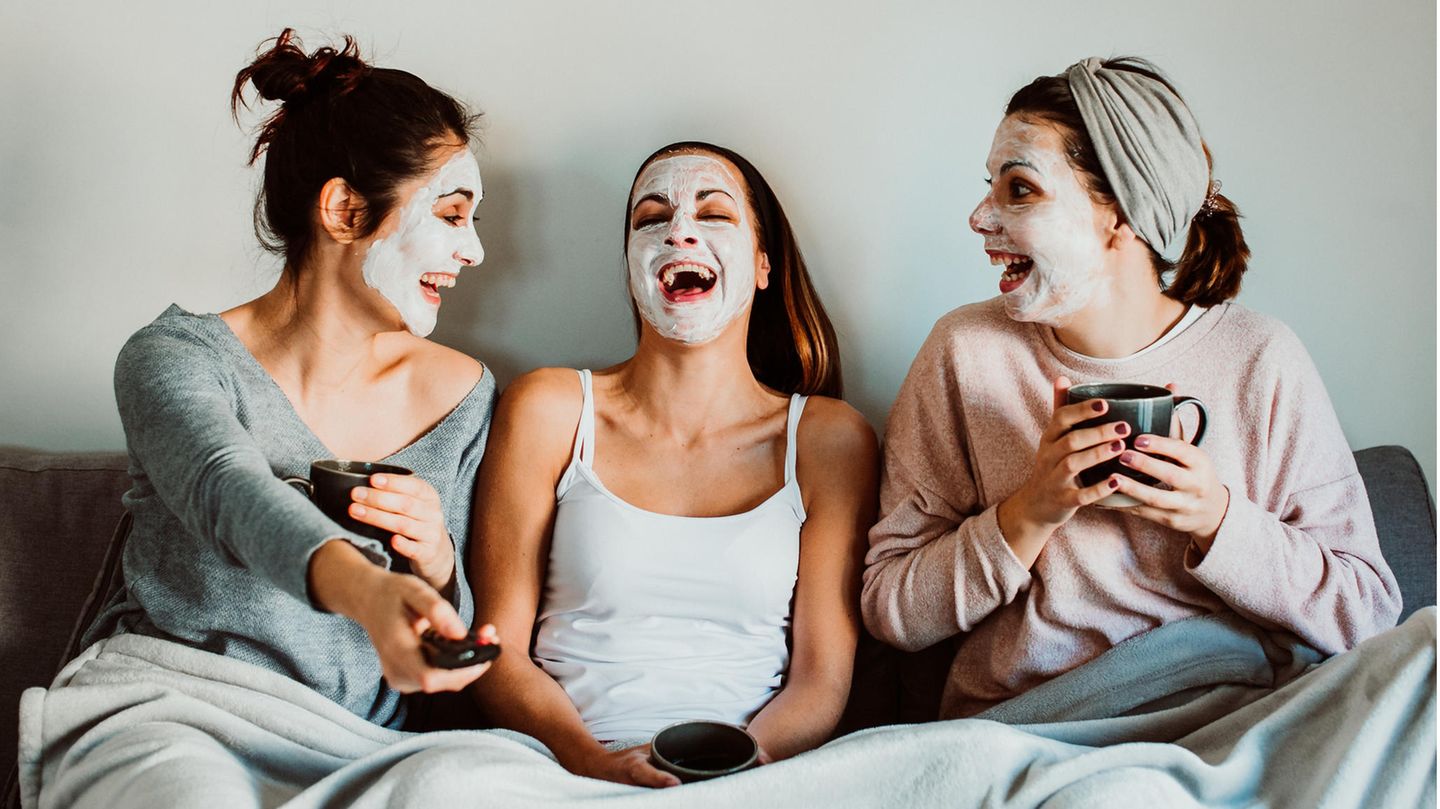 Bye bye Tuchmasken Wir setzen nun auf praktische Masken in StickForm