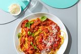 Linsen-Spaghetti mit Corned-Beef-Tomatensoße
