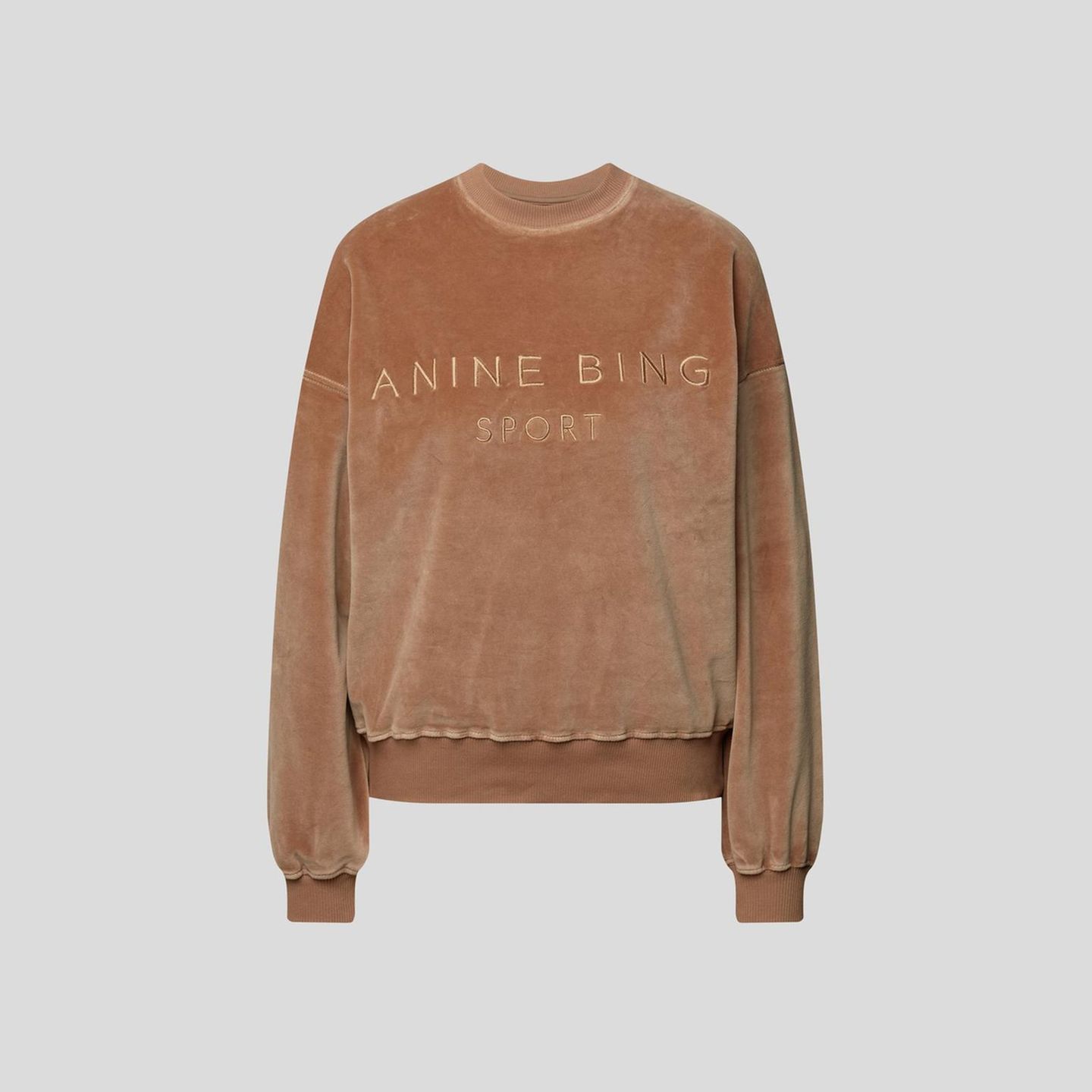 Manche Designer-Pieces sind einfach eine Investition wert, aber am liebsten shoppen wir sie im Sale, wie diesen weichen Pullover von Anine Bing. Über Stylebop, etwa 75 Euro.