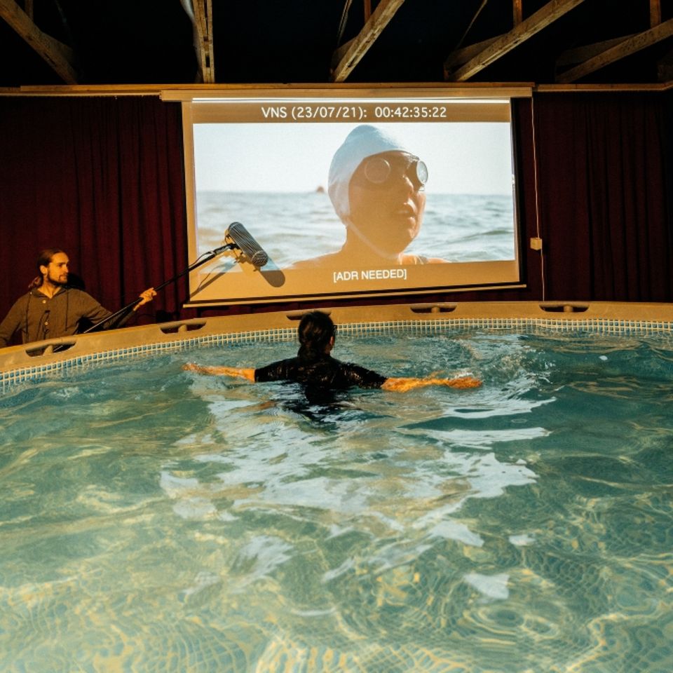 Foley Artists: Franziska zur Filmszene im Pool