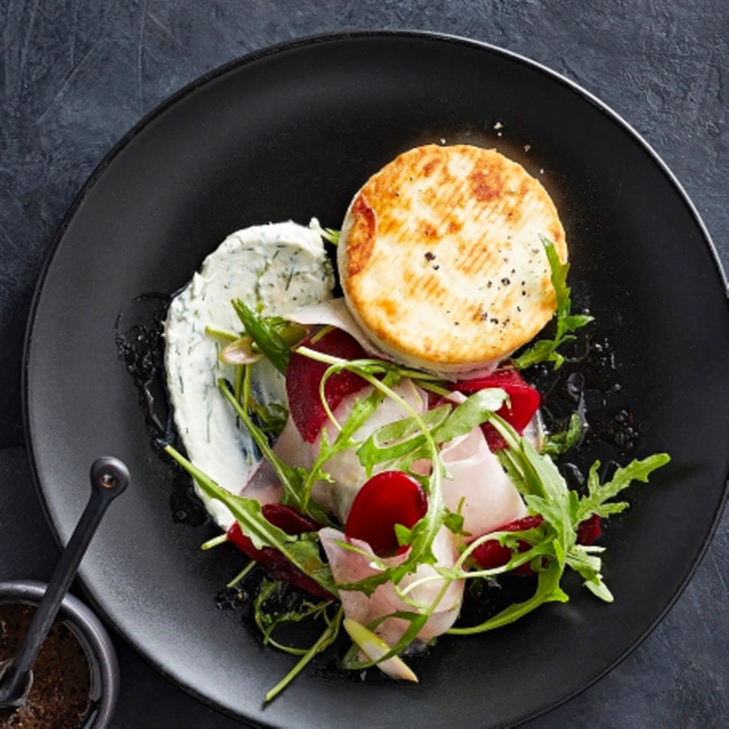 Gemüsesalat mit Feta