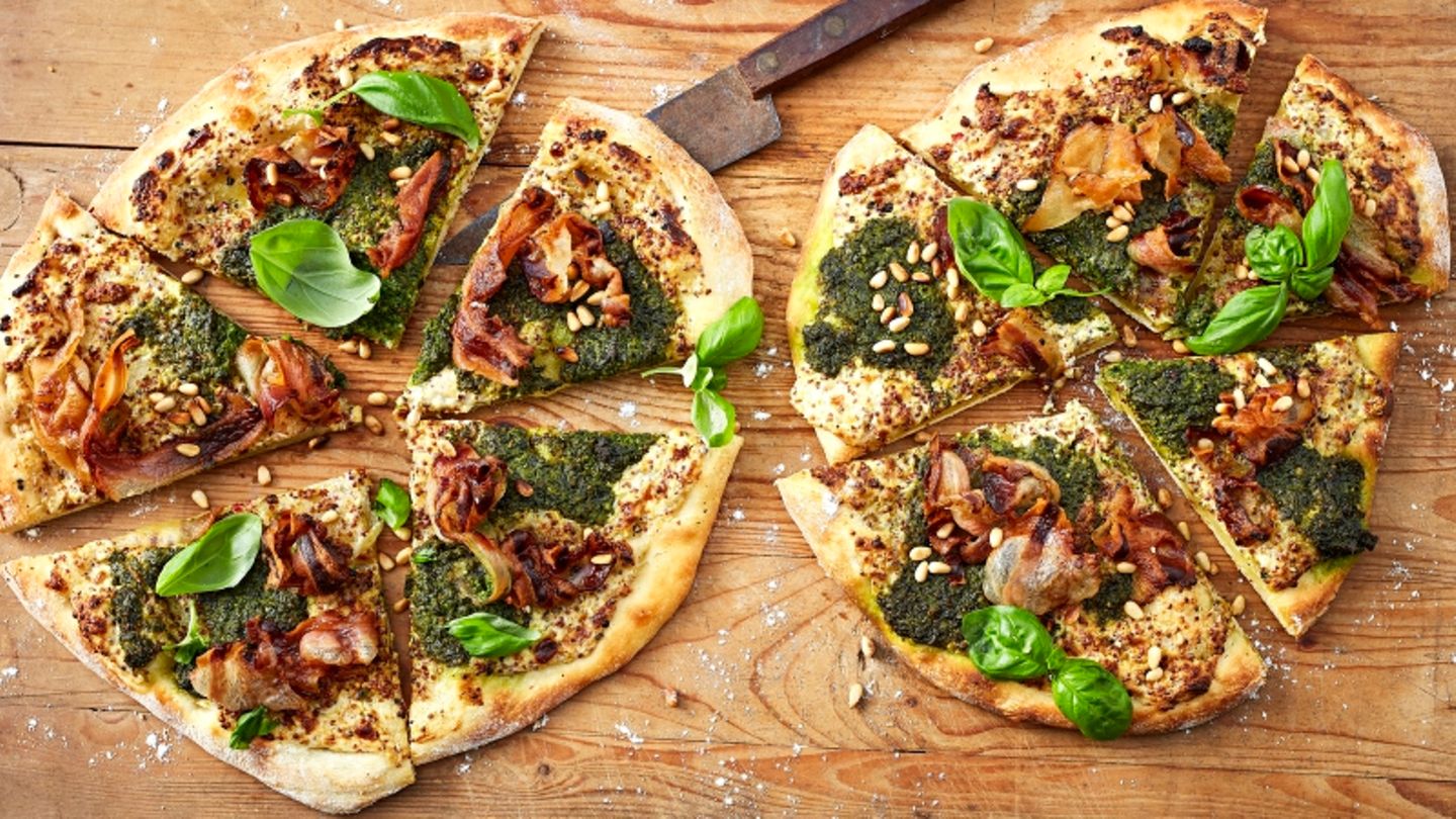 Pizza mit Grünkohl und Schweinebacke | BRIGITTE.de