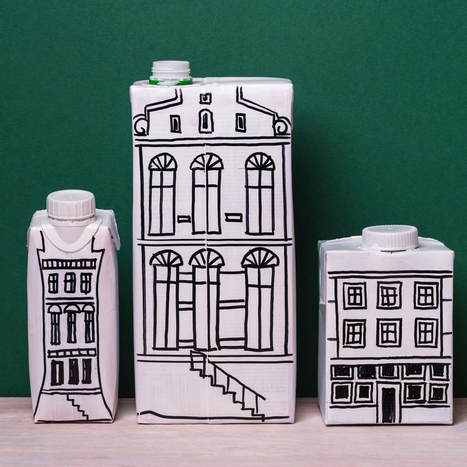 Tetrapak Upcycling: Spielzeughäuser aus Milchkartons