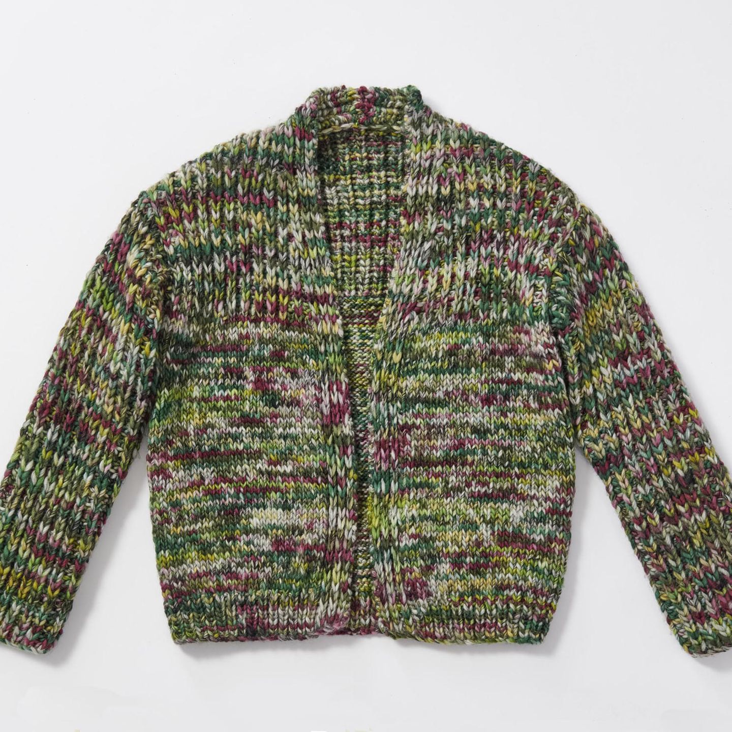 Grünmelierte Jacke stricken: Strickjacke in verschiedenen Farben