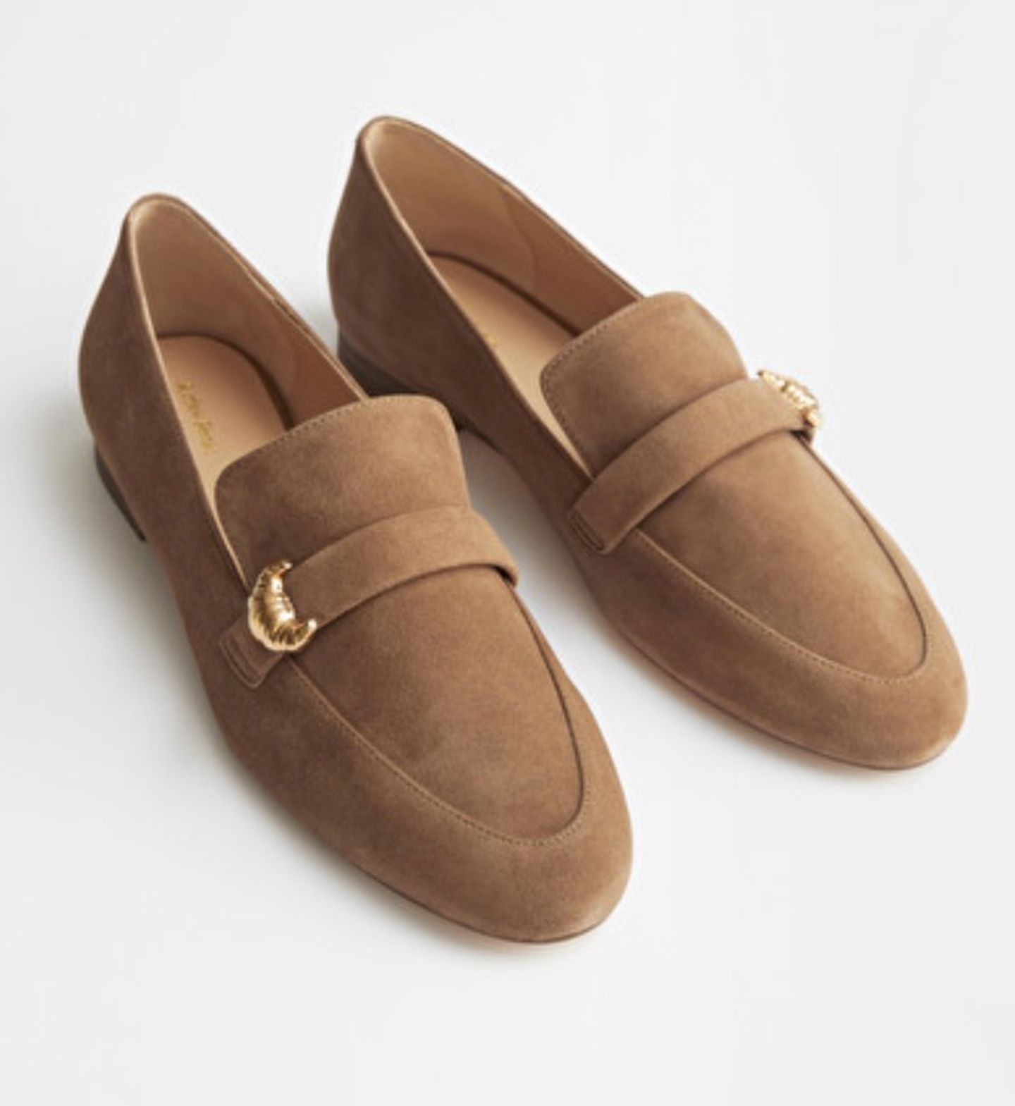 Braune Loafer aus Velours-Leder mit goldener Schnalle von &otherstories