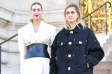 Die Männer-Modewoche haben Chiara und Valentina Ferragni ausgelassen, pünktlich zu den Haute Couture Shows sind sie aber in Paris und begeistern in extravaganten Designs von Schiaparelli. 