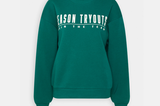 Auch Pullover gehören zum "Back-to-school"– Look. Vor allem in knalligen Farben sind sie ein Must-Have für die Übergangszeit. Riley Sweater von ginatricot, rund 25 Euro.