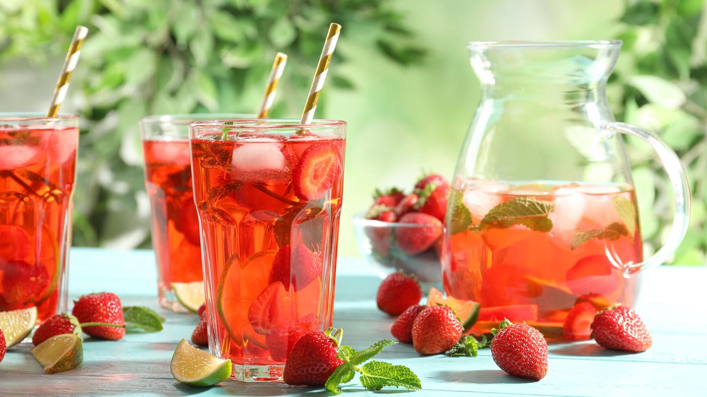 Erdbeerbowle: Rezept mit Sekt | BRIGITTE.de