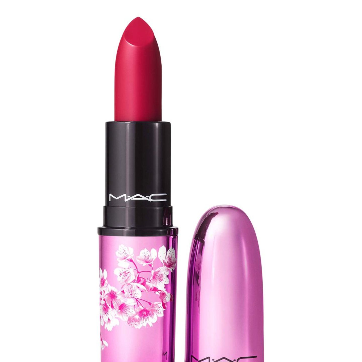 Von sakura-inspirierten Farbtönen macht die neue Kollektion von Mac richtig Lust auf den Frühling. Der pigmentreiche Lippenstift ist umhüllt in einer limitierten Verpackung mit Kirschblütenmotiv. Wild Cherry Love Me Lipstick in der Farbe "Potent Petal" von Mac, circa 25 Euro.