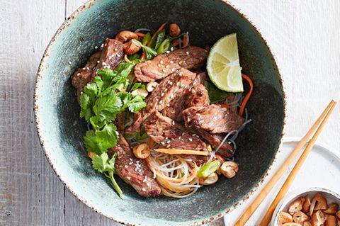 Glasnudelsalat mit Teriyaki-Beef