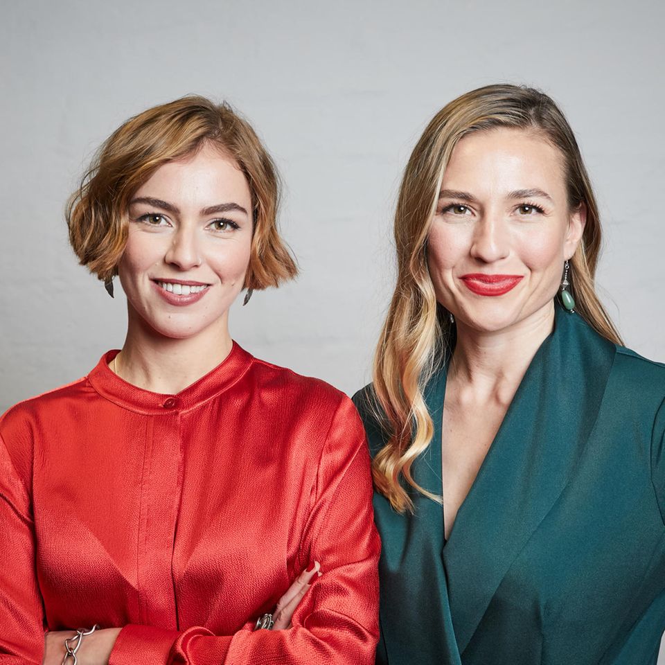 Die Hamburgerinnen Evgeniya Polo (li.) und Victoria Dietrich haben den Online-Bestatter "Emmora" gegründet