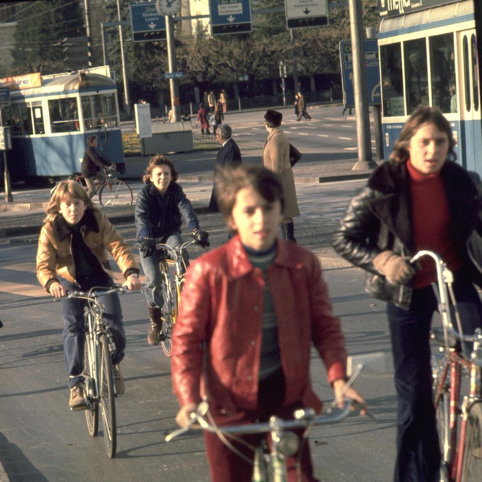 Autofreier Sonntag 1973: Freie Fahrt ... für Kinder