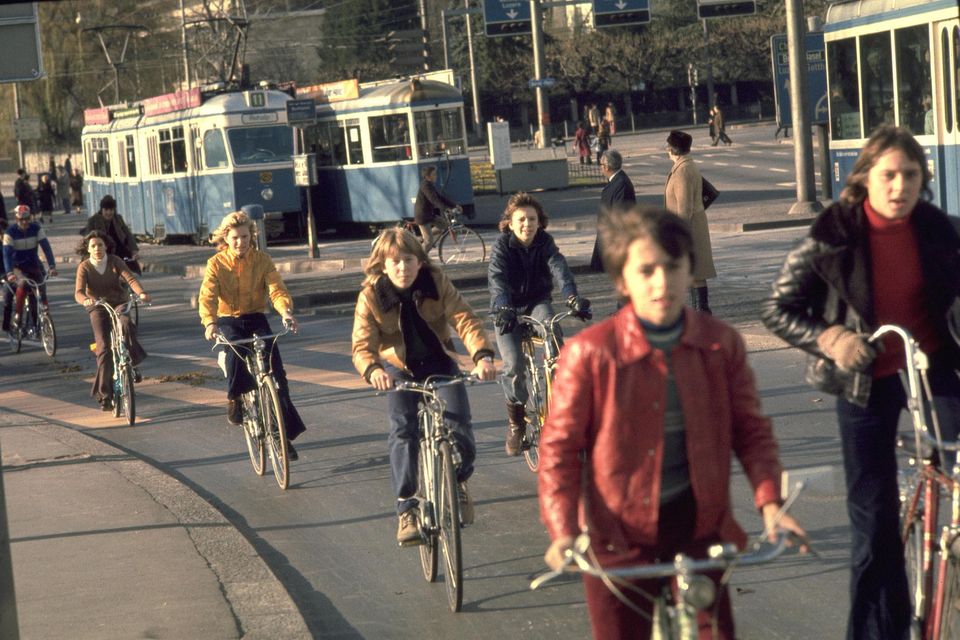 Autofreier Sonntag 1973: Freie Fahrt ... für Kinder