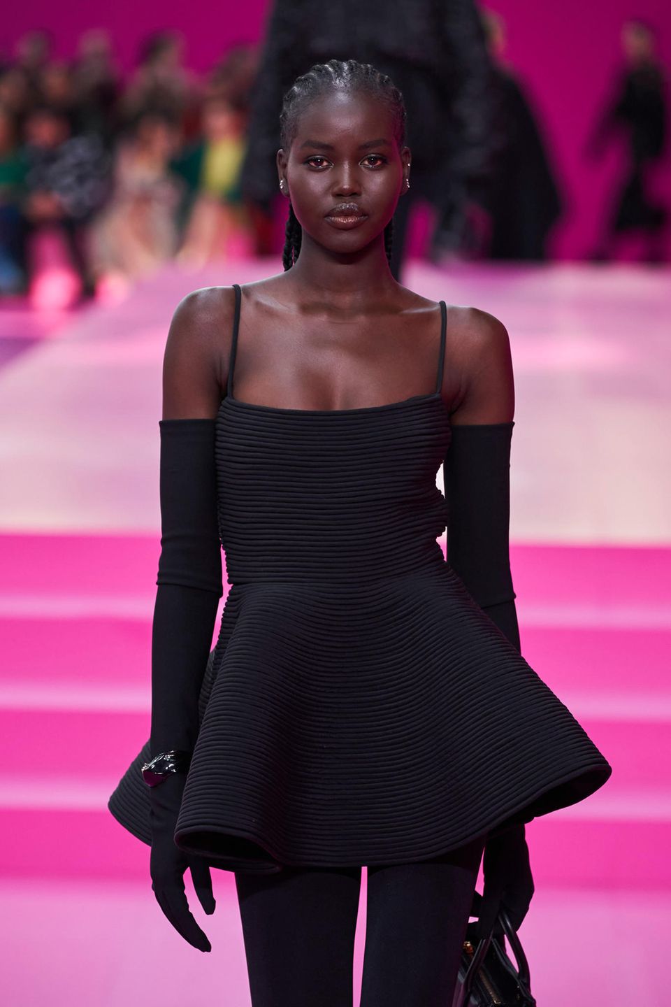 Kosmische Kleiderwahl: Valentino 2022 Valentino 2022