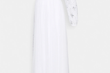Wer es etwas ausgefallener mag, findet bei diesem Kleid mit glamourösen Sternchen-Details definitiv sein Glück. Von Maya Deluxe, ca. 130 Euro.