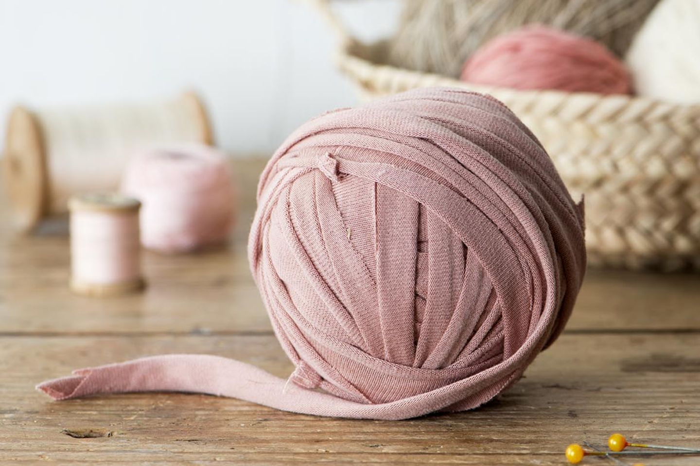 Textilgarn selber machen: Ball aus Textilgarn